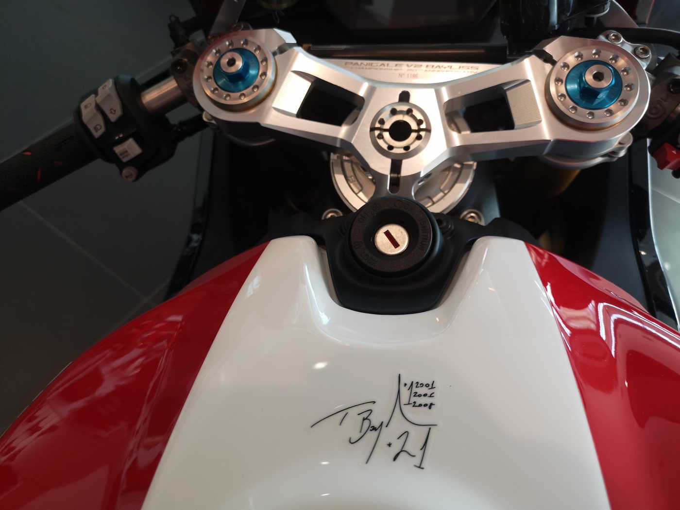 DUCATI PANIGALE V2 BAYLISS EDITION 