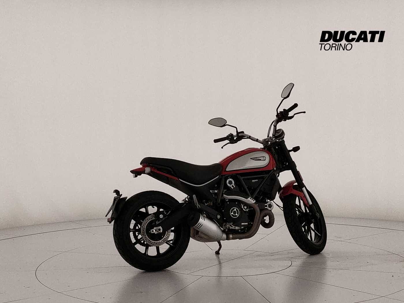 DUCATI SCRAMBLER ICON 