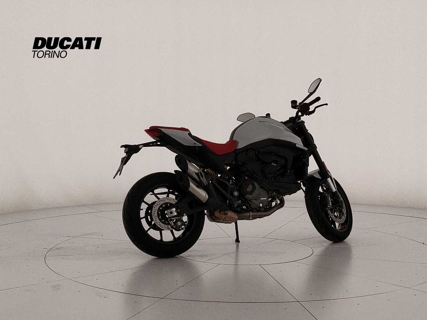 DUCATI MONSTER 937 