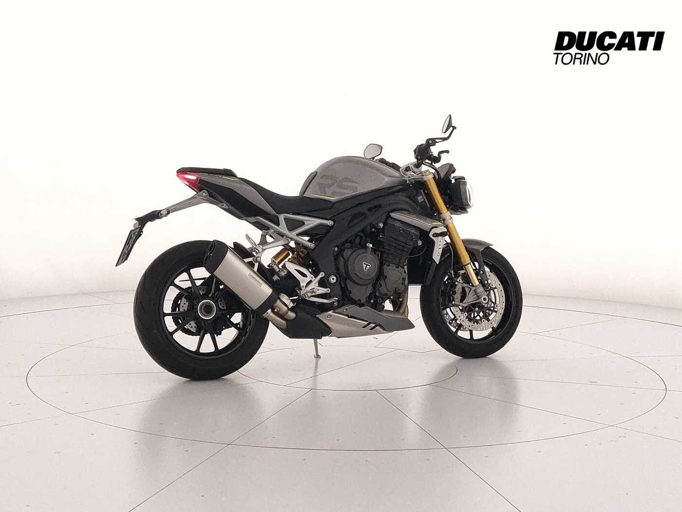 TRIUMPH SPEED TRIPLE 1200 RS 