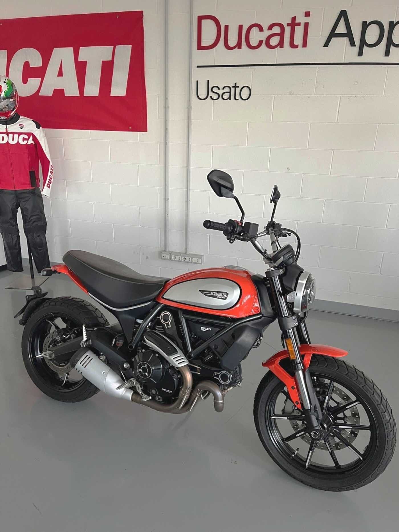 DUCATI SCRAMBLER 800 