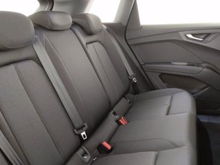 AUDI Q4 e-tron 40 business