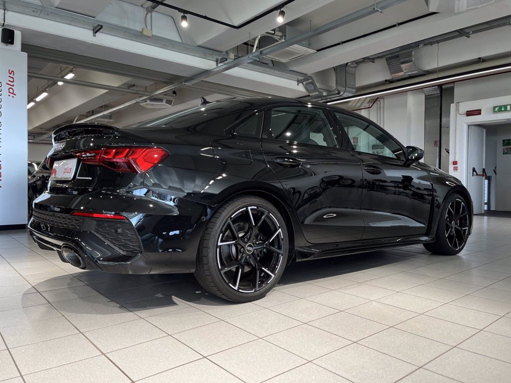 AUDI Rs3 sedan 2.5 tfsi quattro s-tronic