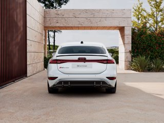 AUDI A6 Avant TDI quattro 150 kW S tronic S line edition