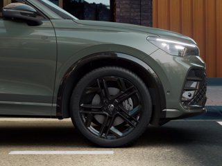 VOLKSWAGEN Tiguan 1.5 tsi ehybrid r-line plus 204cv dsg